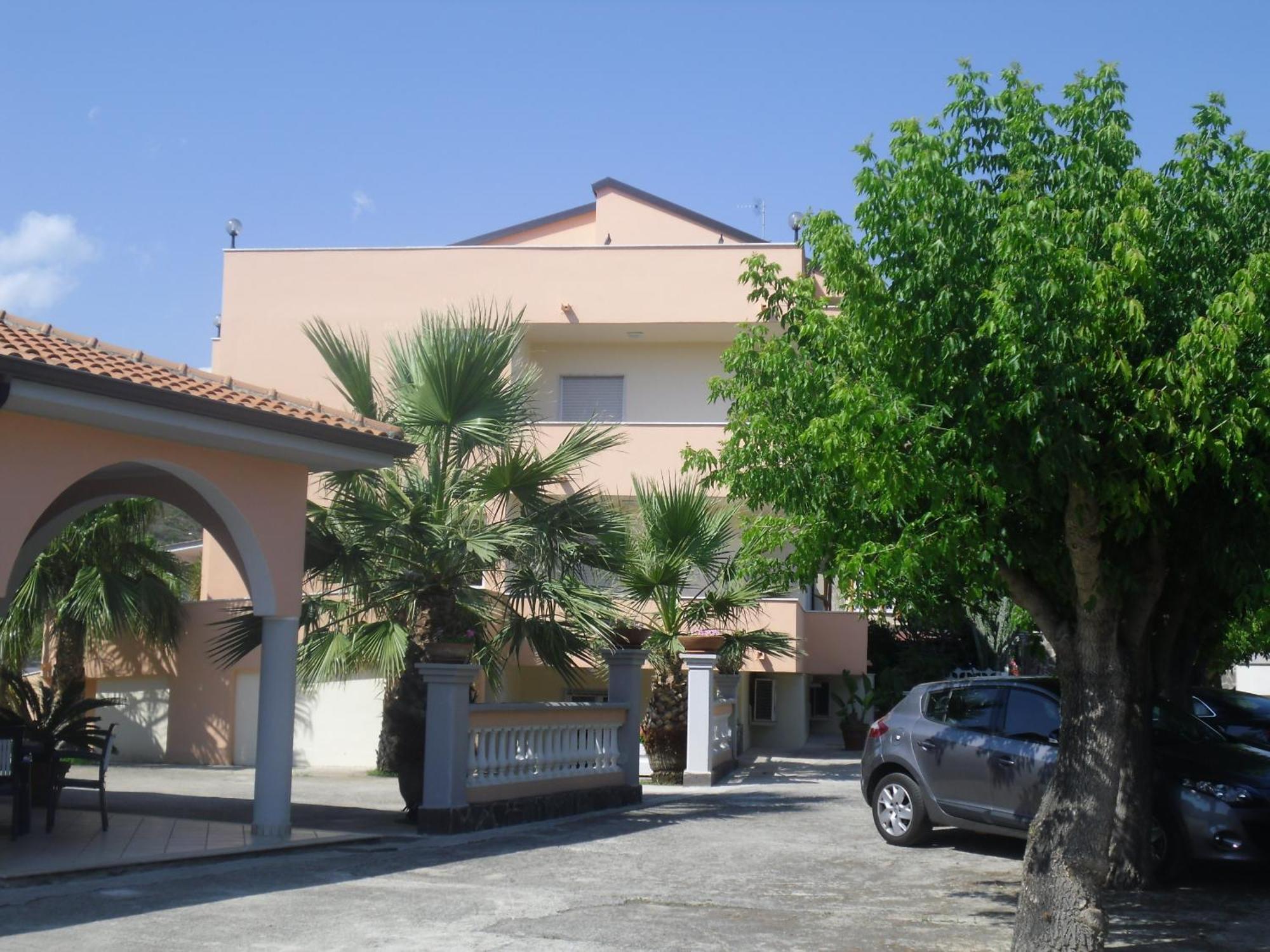 Villa Laura Residence Hotel Apartments & Studios Ascea Exterior photo