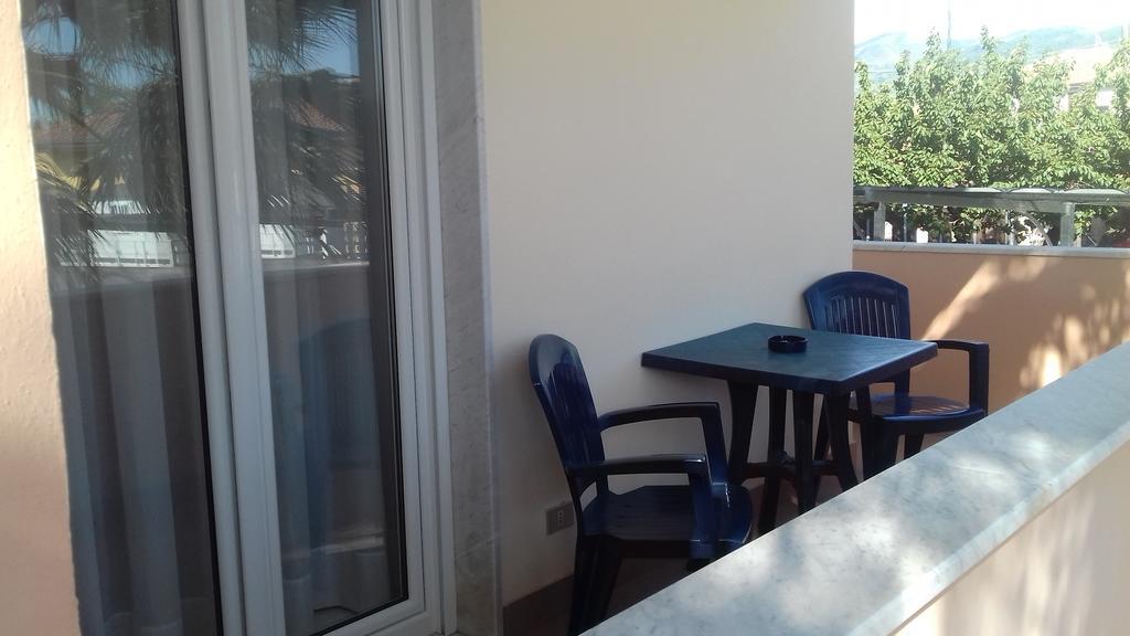 Villa Laura Residence Hotel Apartments & Studios Ascea Exterior photo